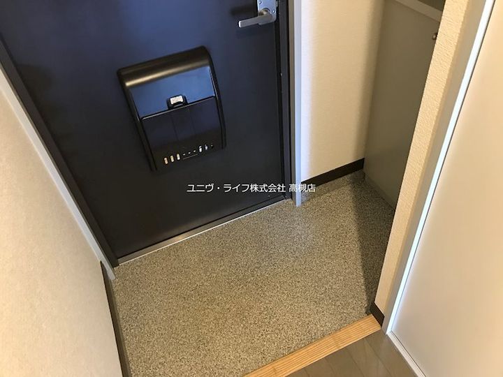 ピーズライフの玄関