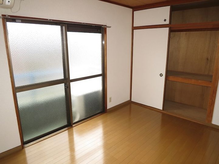 ジョイフルコーポ真上の寝室