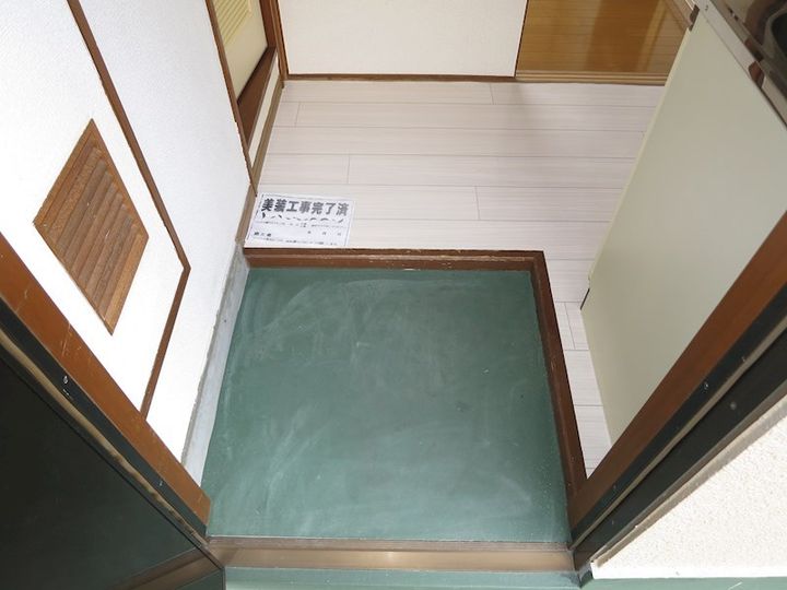 ジョイフルコーポ真上の玄関