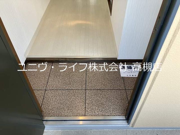 ファミール3号館の玄関