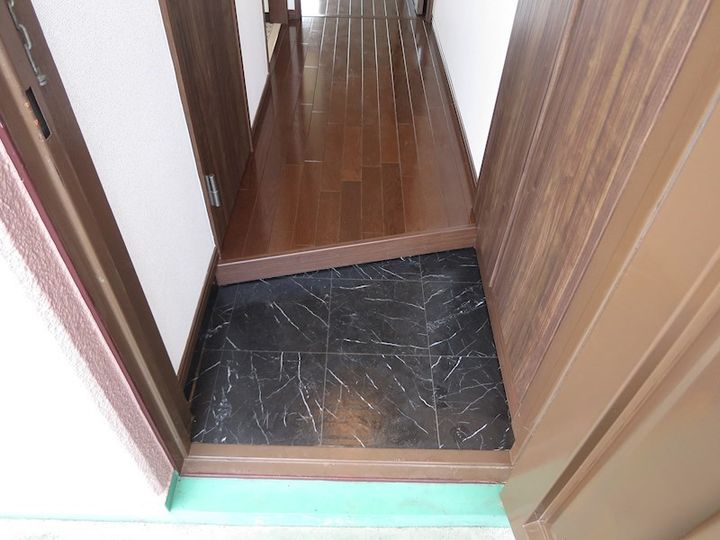 大和コーポの玄関