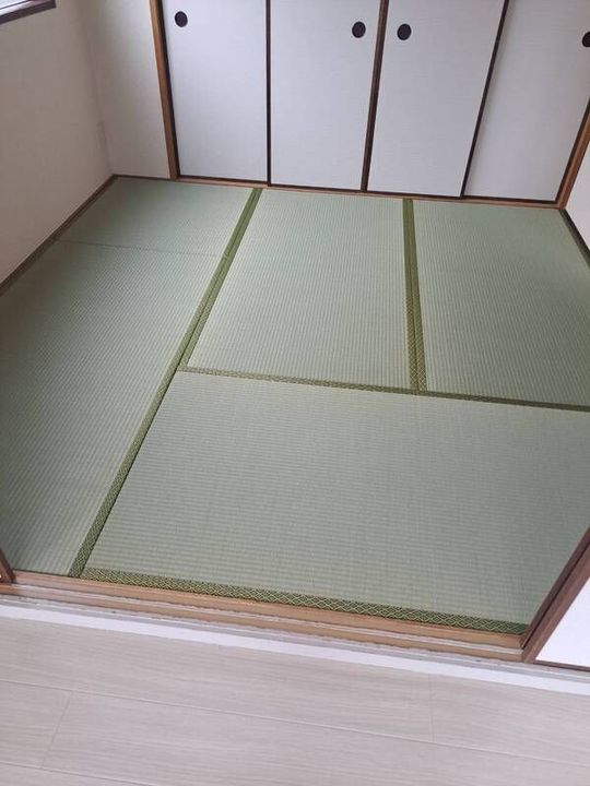 グランディ栄町の寝室