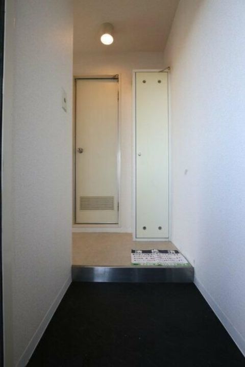 東京都葛飾区西亀有4丁目(マンション)の賃貸物件303の玄関