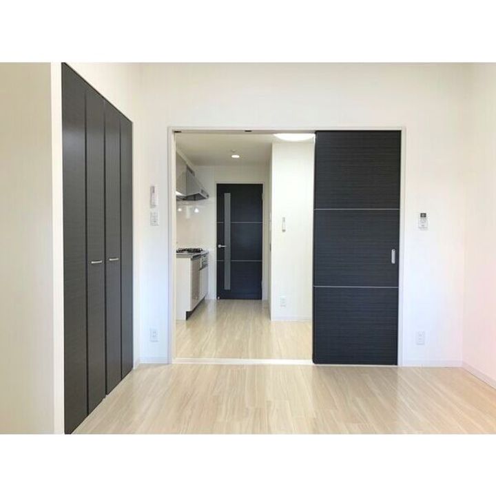 愛知県名古屋市東区泉2丁目(マンション)の賃貸物件の居間