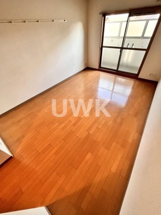 アスティオン深草の居間