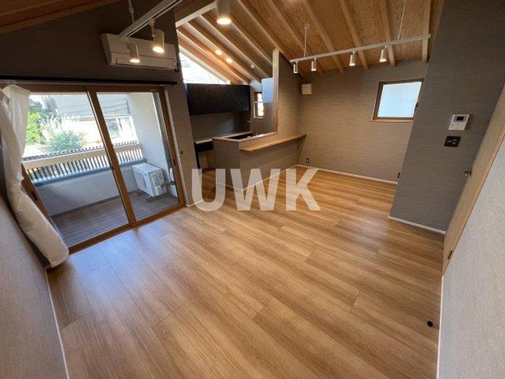 GOMON MOMOYAMAの居間