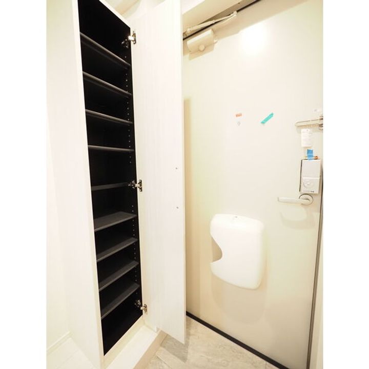 愛知県名古屋市西区上名古屋2丁目(アパート)の賃貸物件の玄関