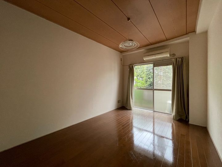 プレジデントハイムの居間