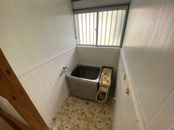 第三うるし原荘102の風呂