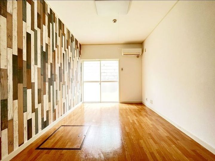 メゾンアムール202の居間