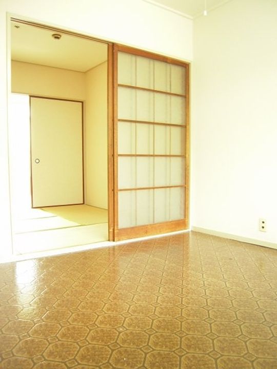 山手ハウス210の居間