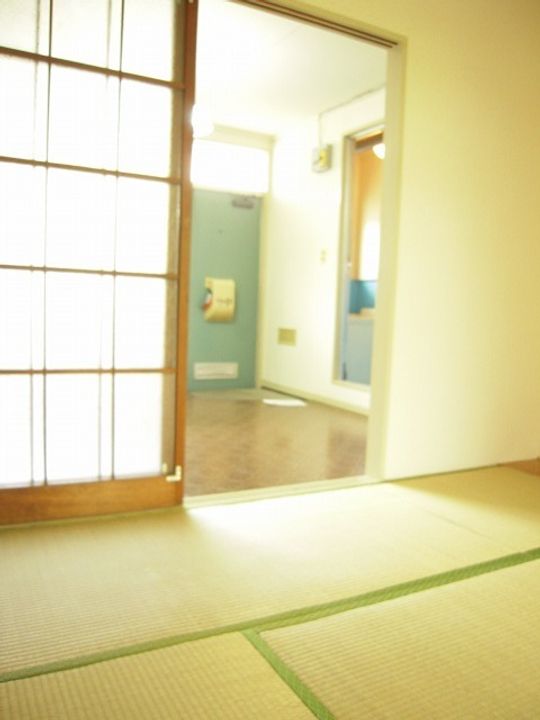 山手ハウス210の玄関