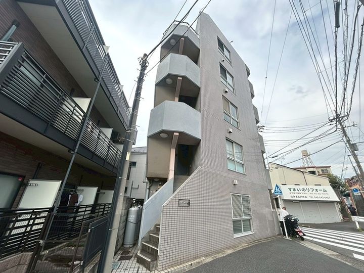 アクセスマスダの外観