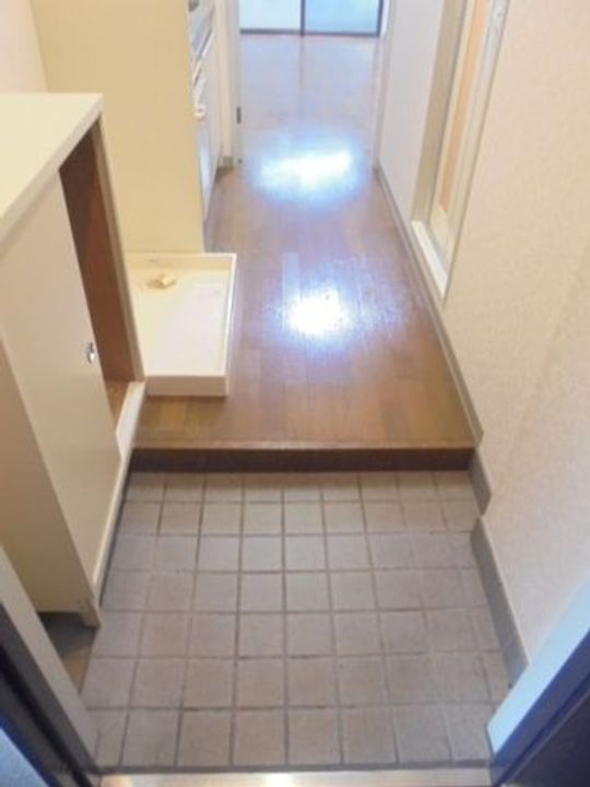 エクセル富岡105の玄関