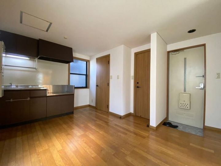 田中ビル301の居間