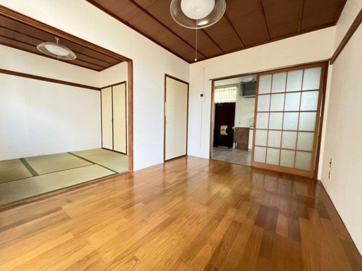 岡村西荘の居間