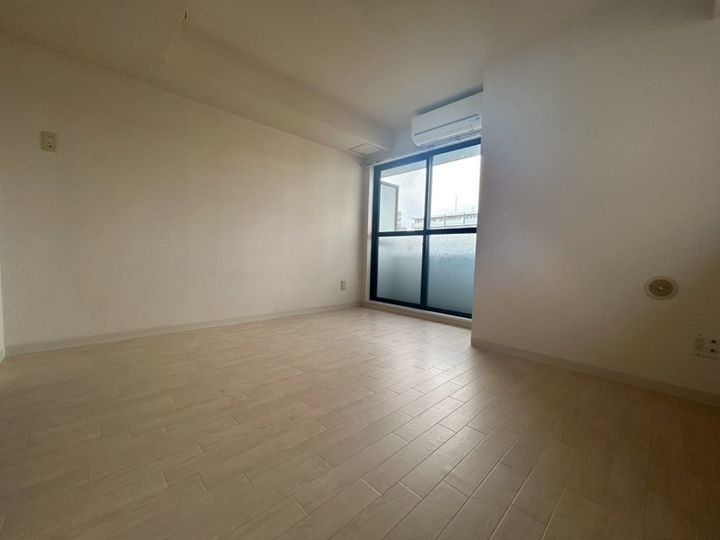 ブルーシップの居間