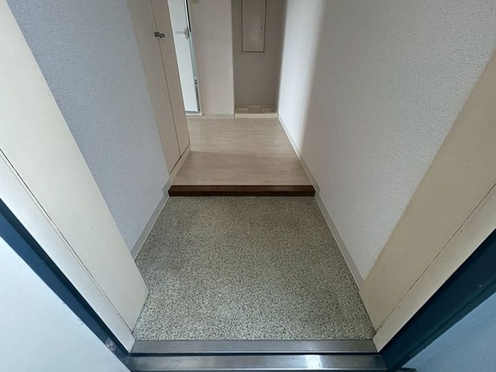 ブルーシップの玄関