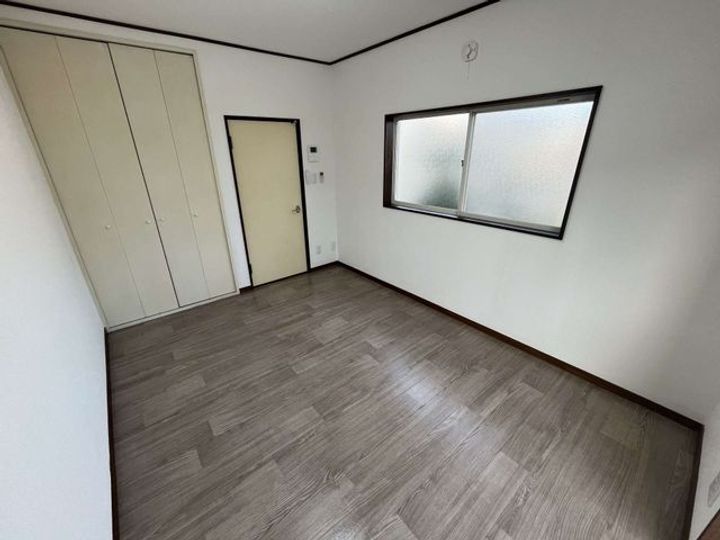 サン・ラピス壱番館の居間