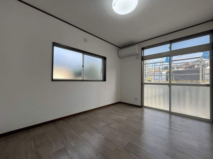 サン・ラピス壱番館の居間