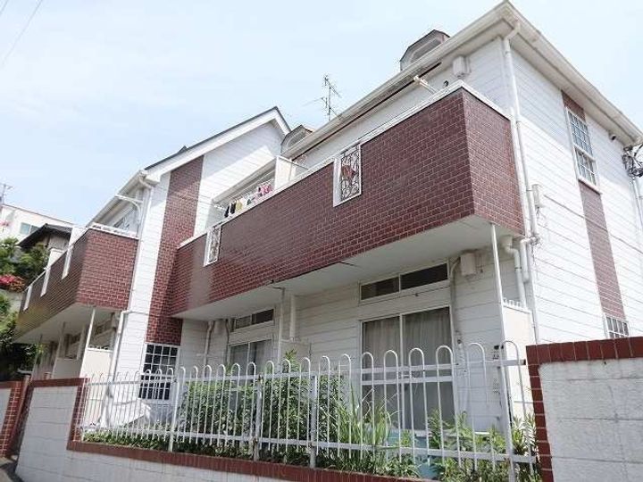 サザンステージ四季美台102の外観