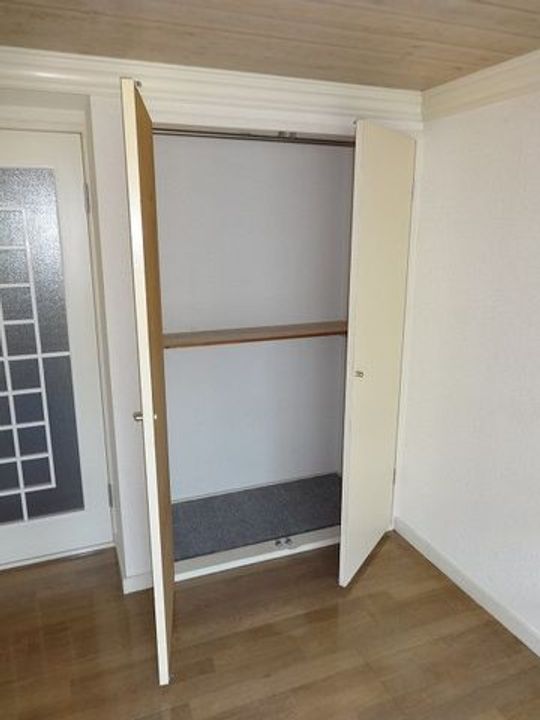 サザンステージ四季美台102の内装