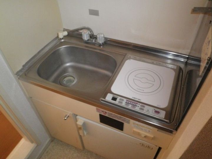 サザンステージ四季美台102のキッチン
