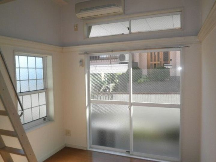 サザンステージ四季美台102の居間