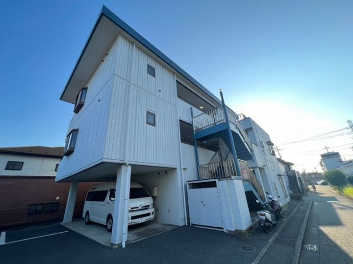 テラス鶴ヶ峰202の外観