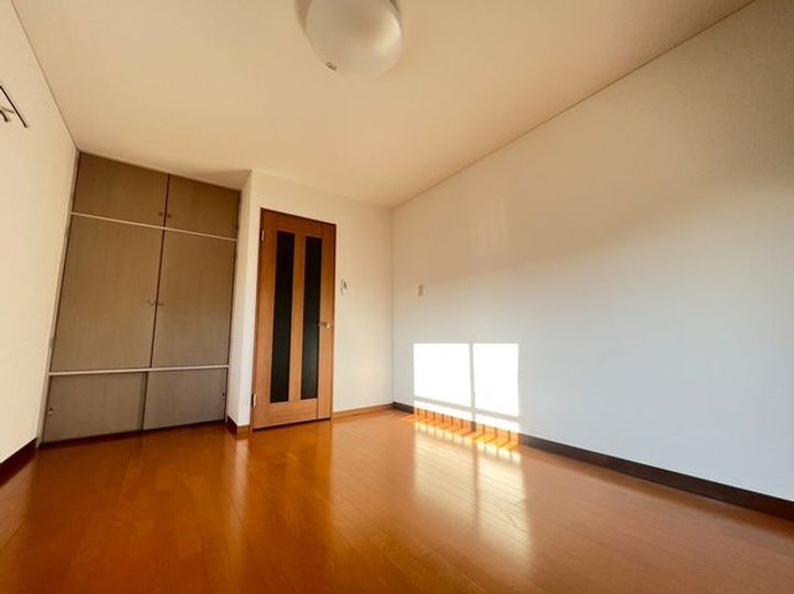 テラス鶴ヶ峰202の居間