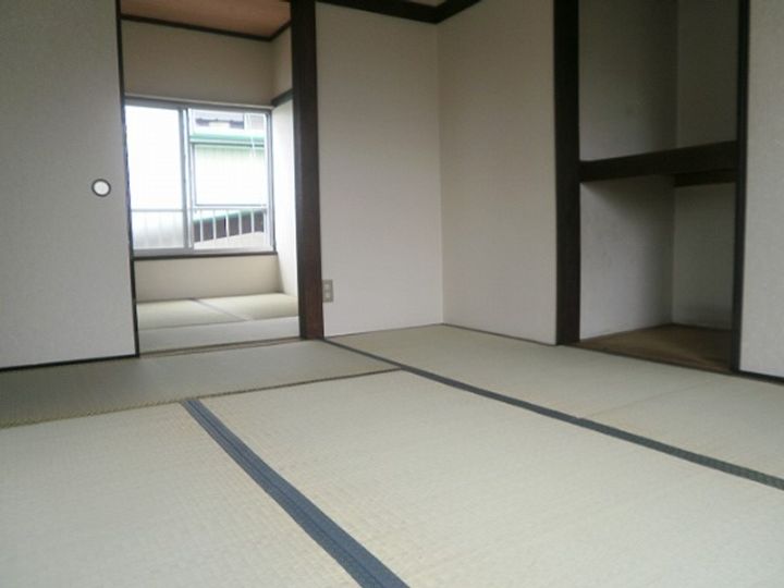 ファミールタガワDの居間