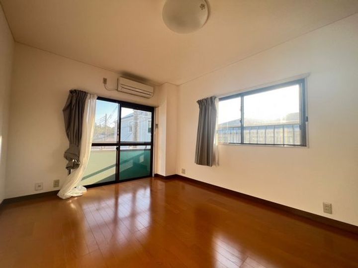 テラス鶴ヶ峰204の居間