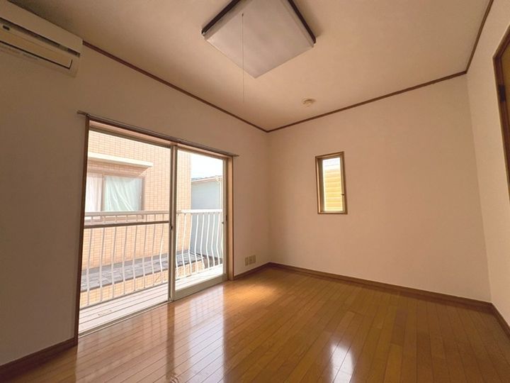 プロムナード生麦A202の居間