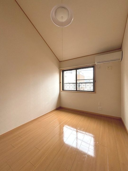 ディアコート東白楽201の寝室