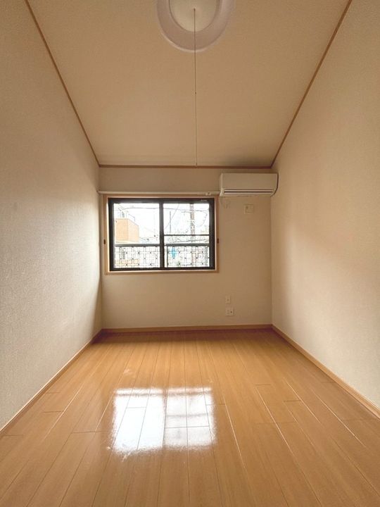 ディアコート東白楽201の寝室