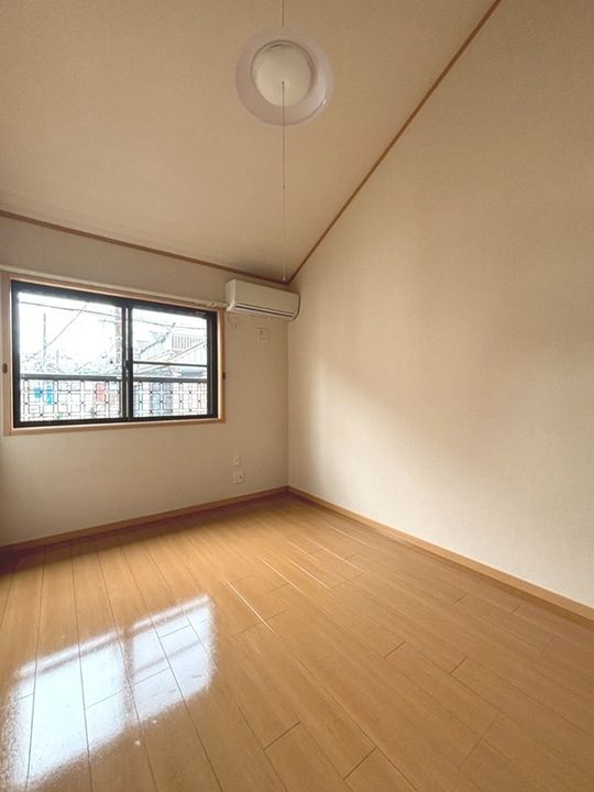 ディアコート東白楽201の寝室