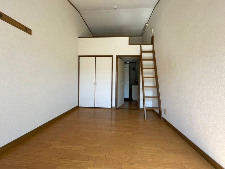 ハピネス641203の寝室