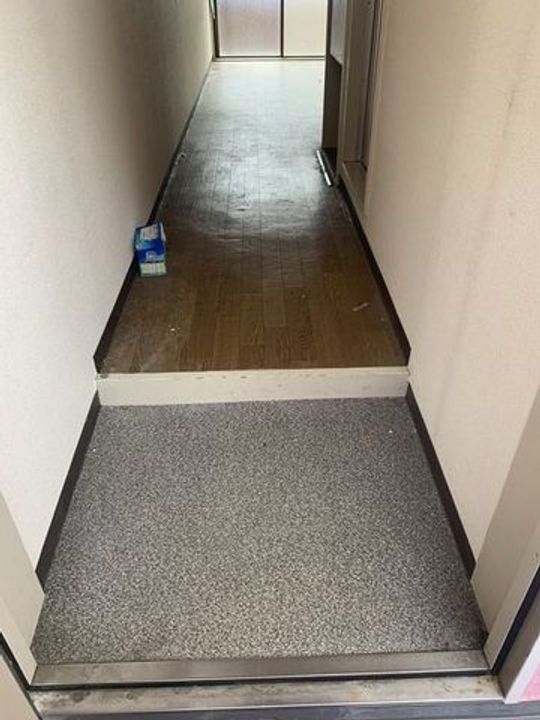 ヨコハマベイストロベリーインターナショナル301の玄関