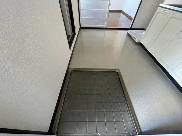 アバンス常盤台1101の玄関