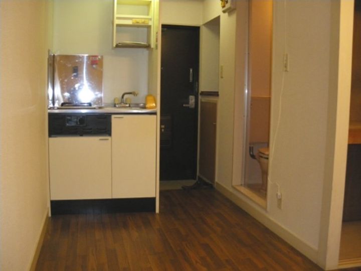 メゾン酒井101の居間