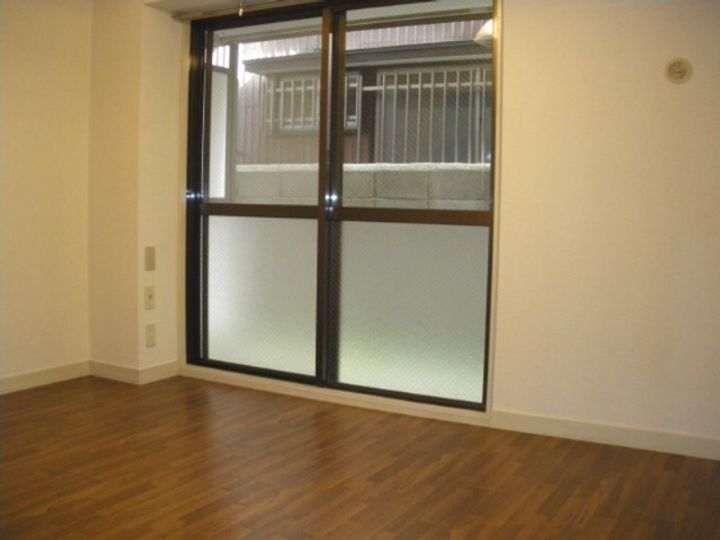 メゾン酒井101の寝室