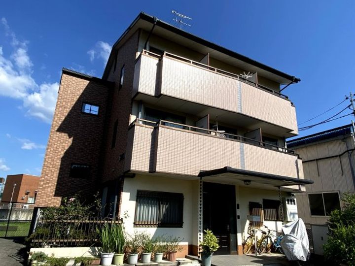 グレース田辺302の外観