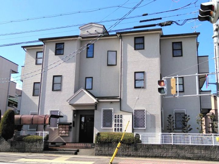 西川ハイツの外観