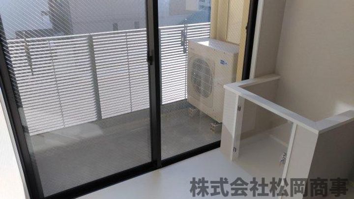 ヴィラスタジオーネ御所南の居間