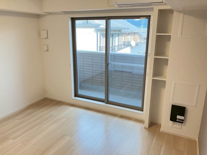 チェストセブンの居間