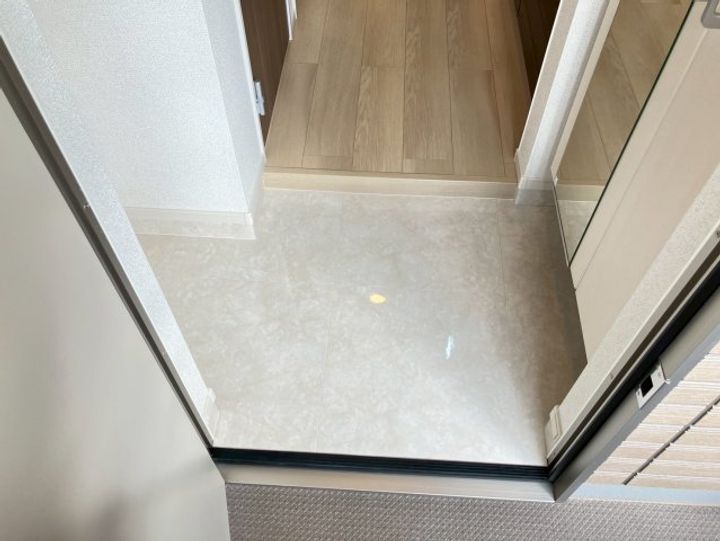 チェストセブンの玄関