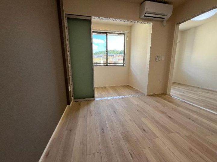 Arietta Haradaniの居間