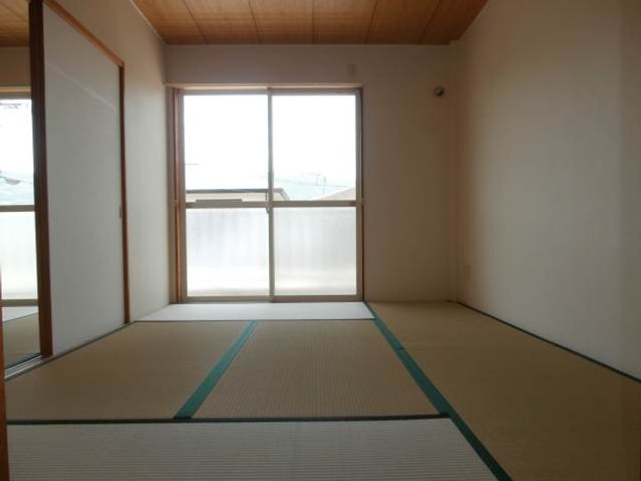 ファミール下兵庫の居間