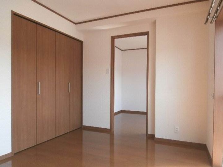 贄川マンションの寝室