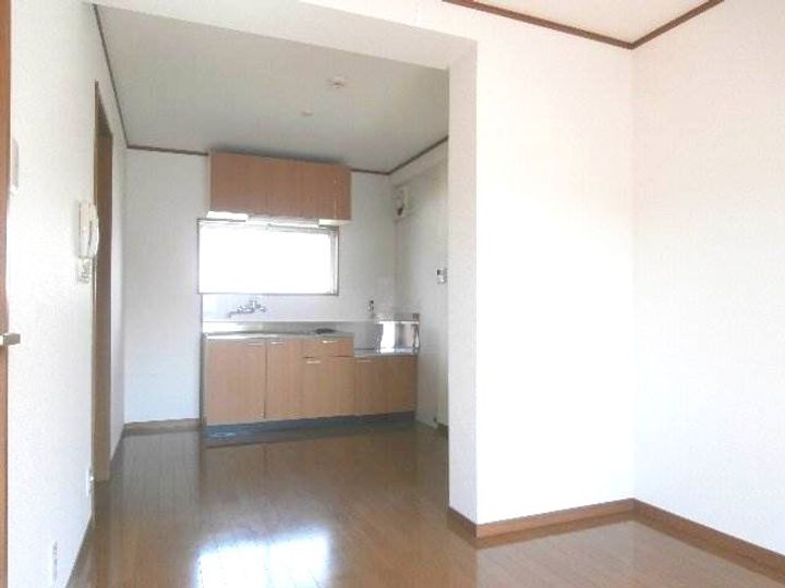贄川マンションの居間